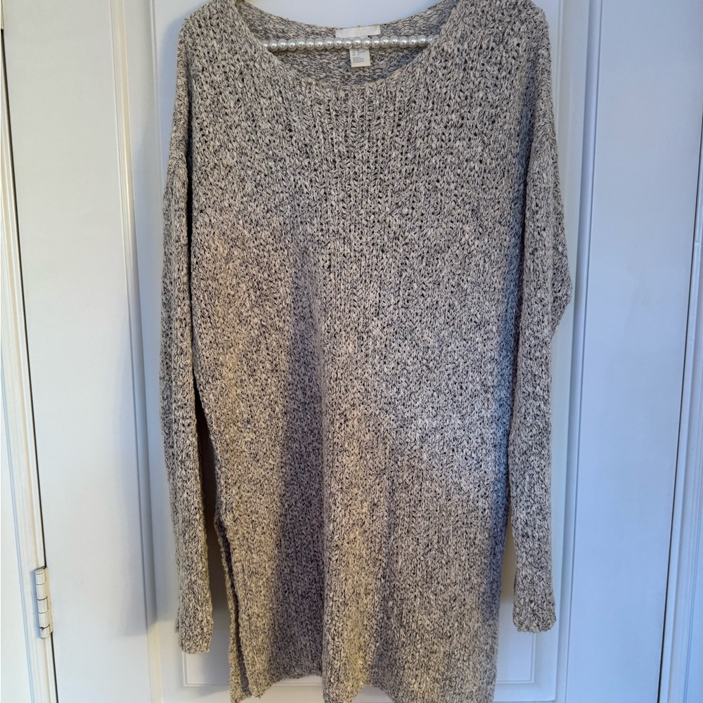 H&M Gray Crew Neck Sweater with Textured Knit